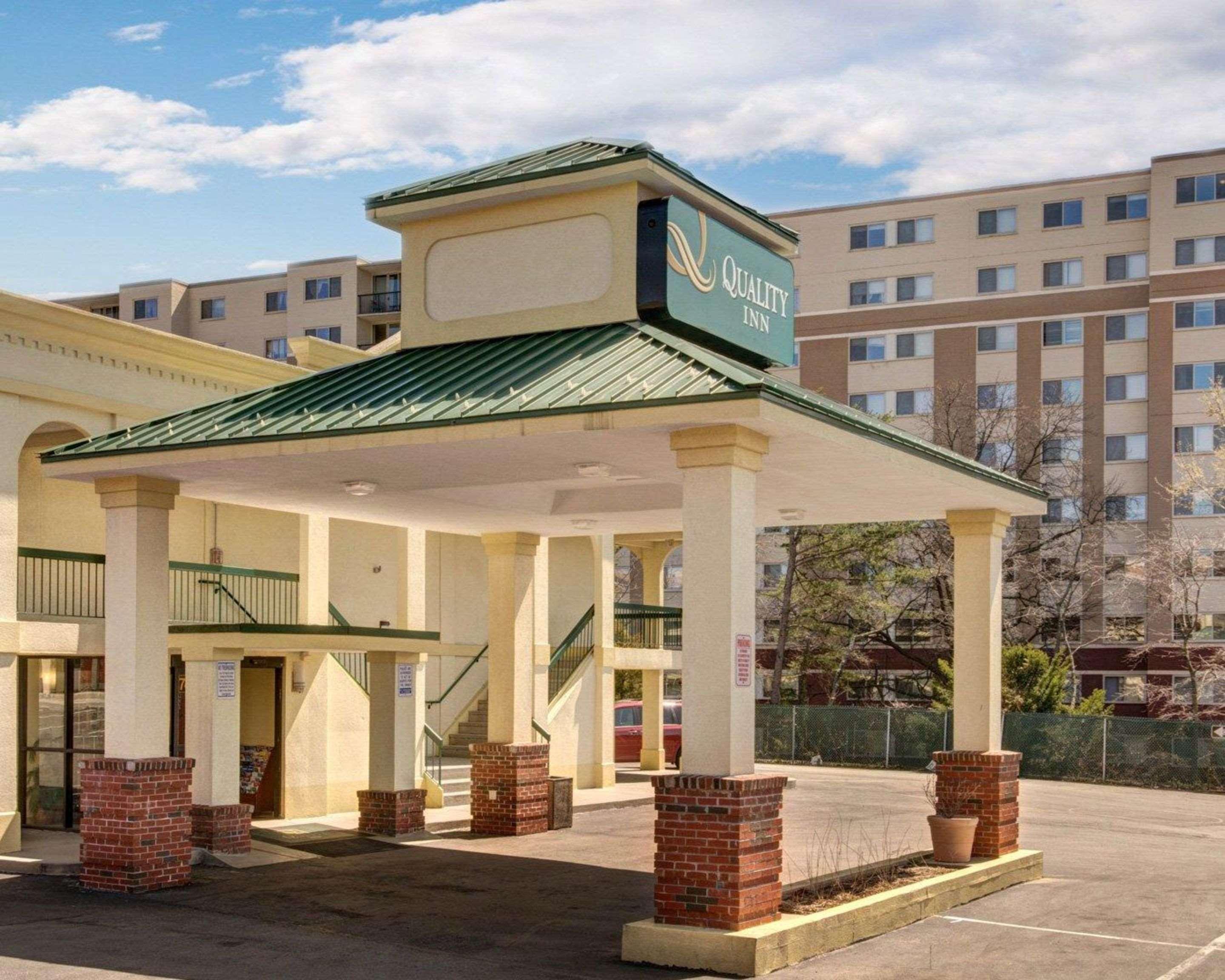 Quality Inn Takoma Park Екстериор снимка