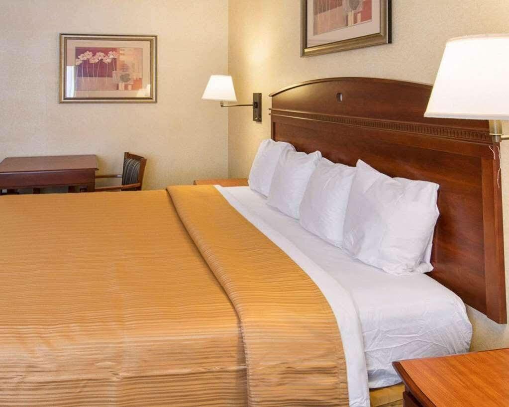 Quality Inn Takoma Park Екстериор снимка