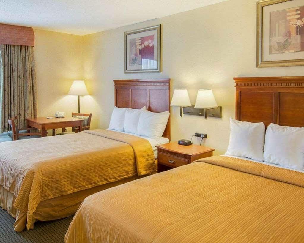 Quality Inn Takoma Park Екстериор снимка